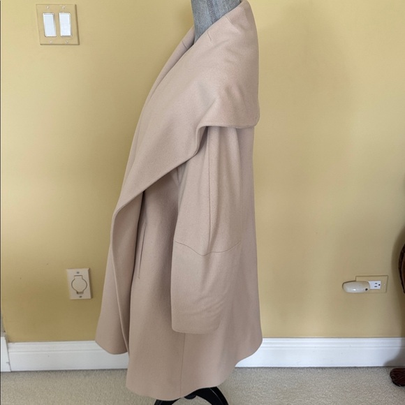 Fleurette Coat - Picture 3 of 10